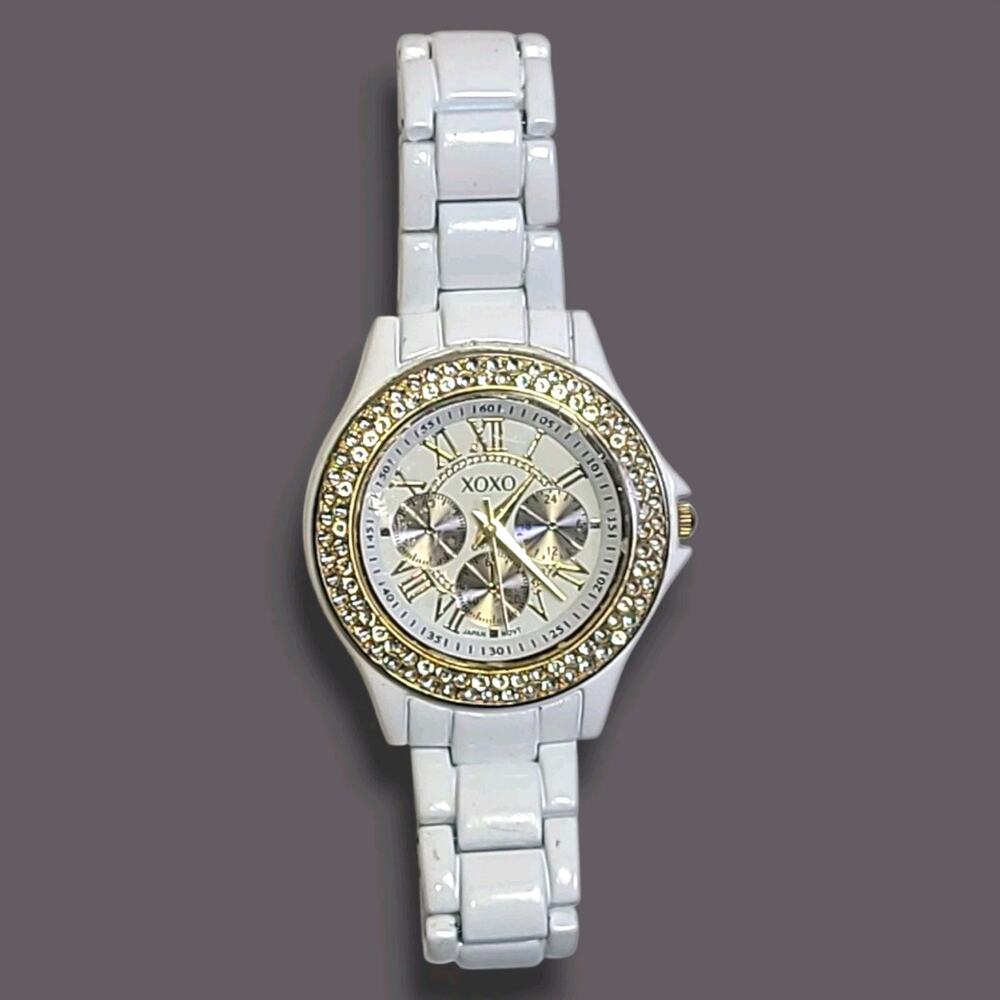 XOXO Women's White & Gold Tone Chronograph Wrist Watch XO5287 New Battery